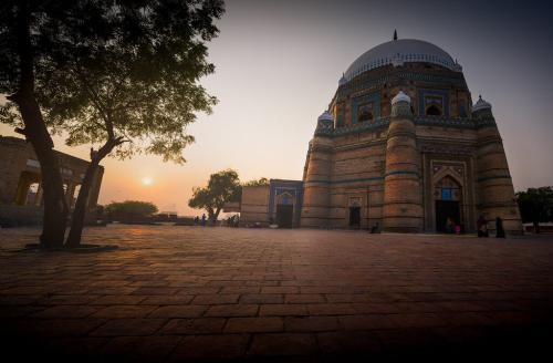 pakistan ancient cities and sufi trail