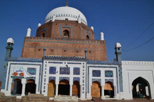 pakistan ancient cities and sufi trail