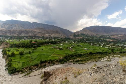 pakistan under a pagan moon