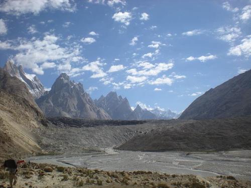 tilman pass trek